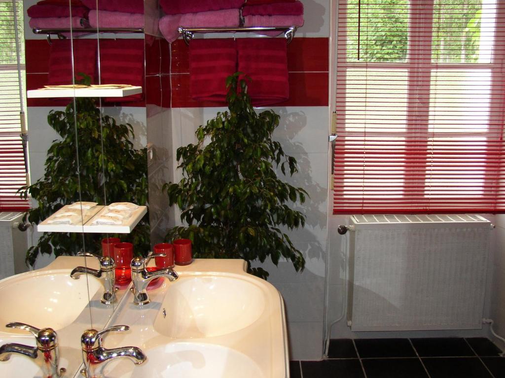 Le Jardin Des Cygnes Pineuilh Room photo